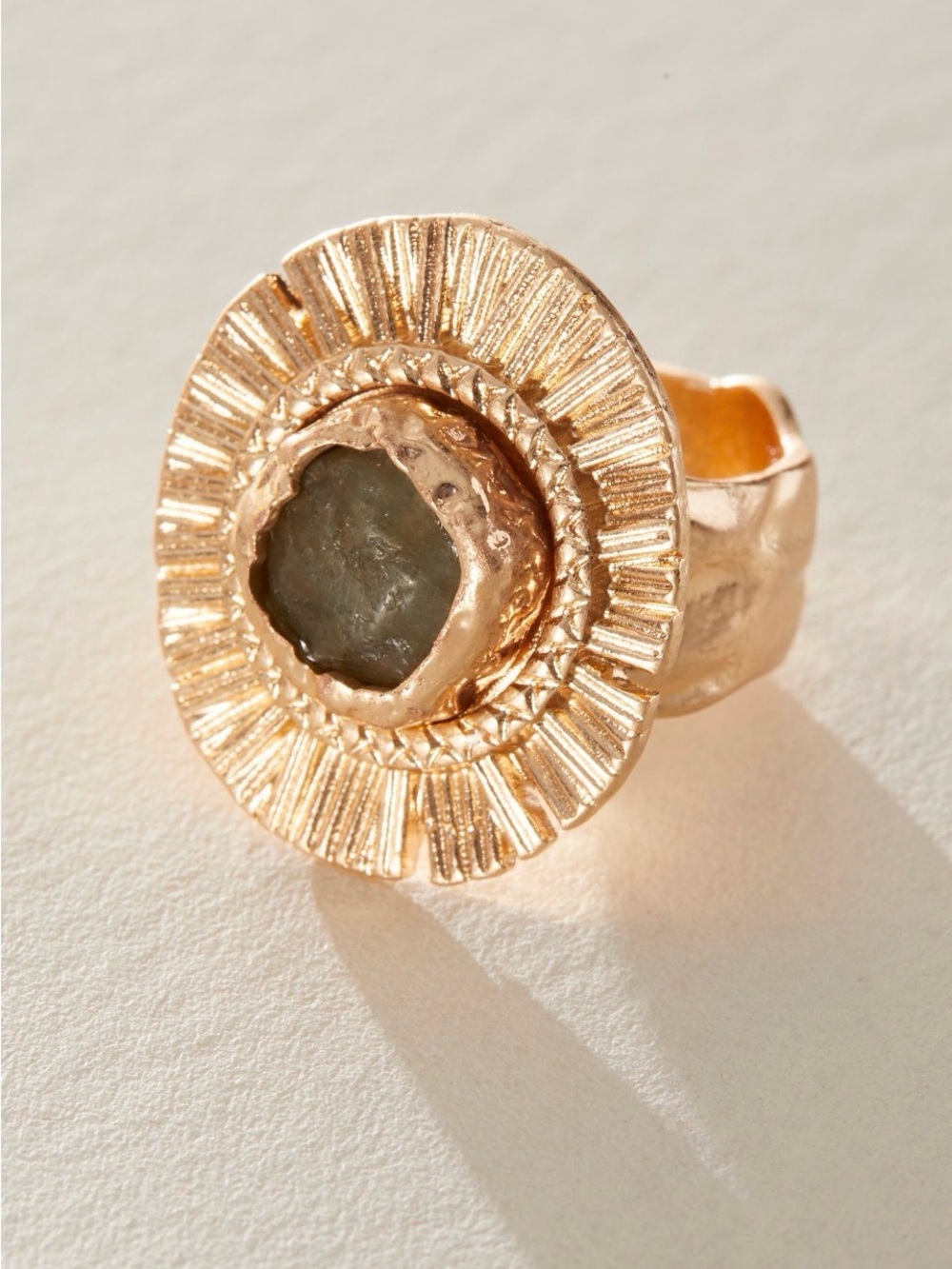 Free People Parker Ring Semi precious Stone and Gold-Tone Ring size 7 NEVER USED